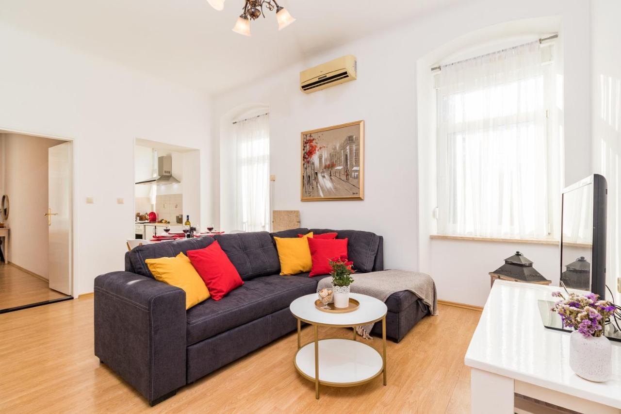 Apartman Lussi Pula Extérieur photo