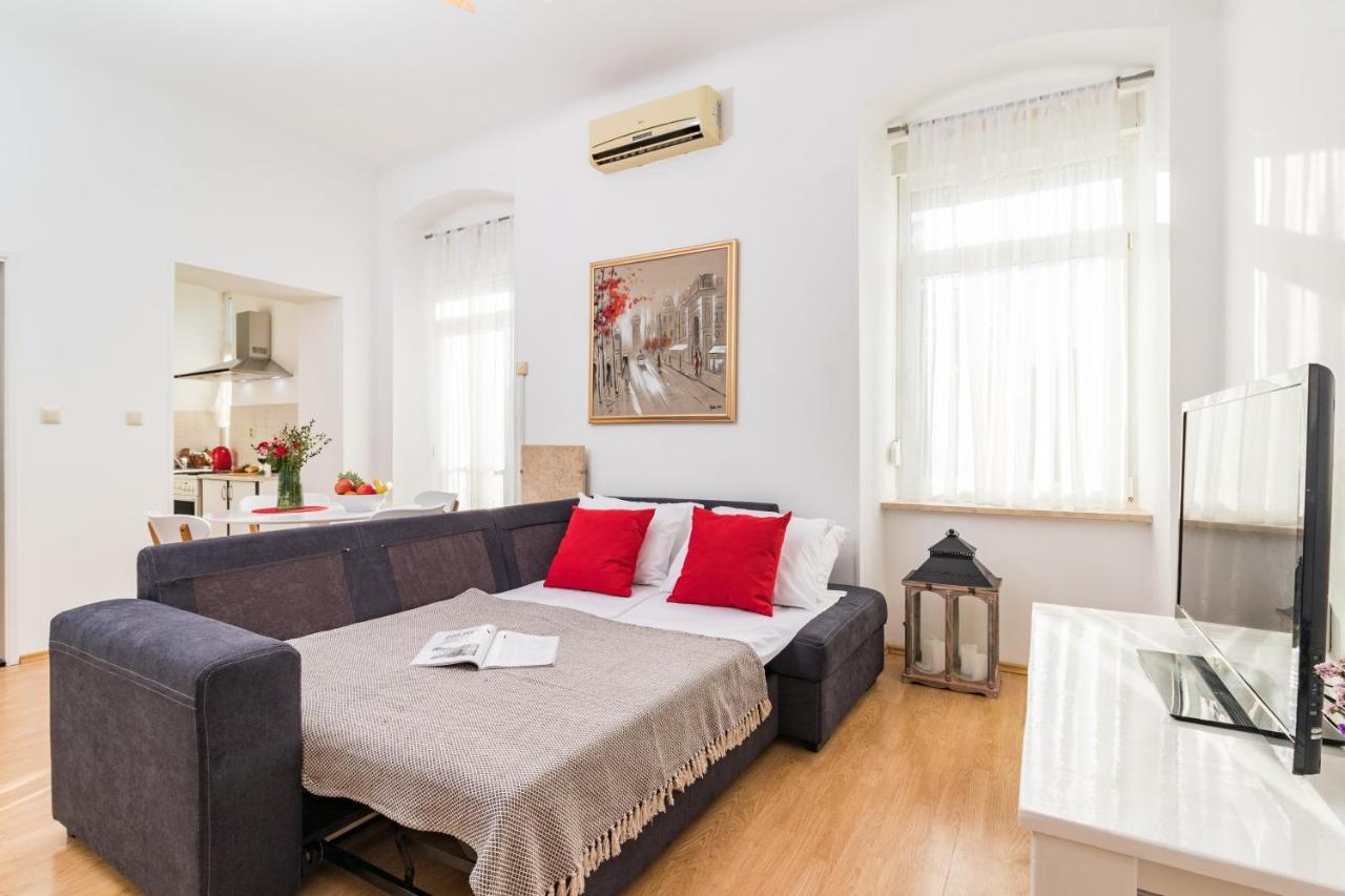 Apartman Lussi Pula Extérieur photo