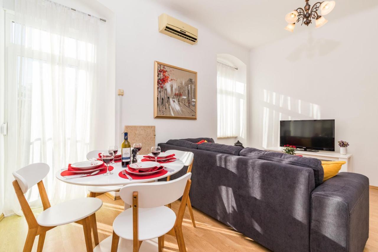 Apartman Lussi Pula Extérieur photo