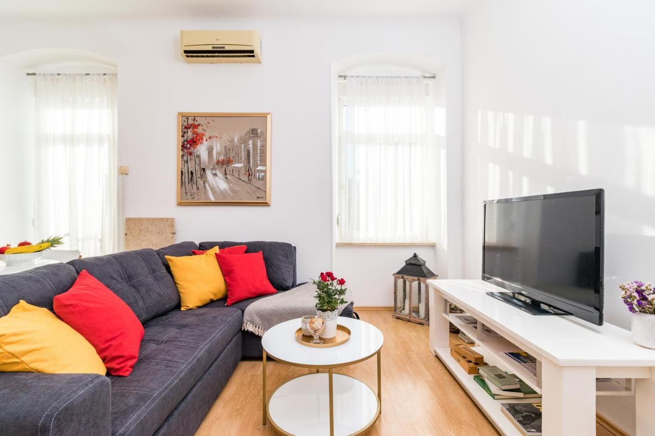 Apartman Lussi Pula Extérieur photo