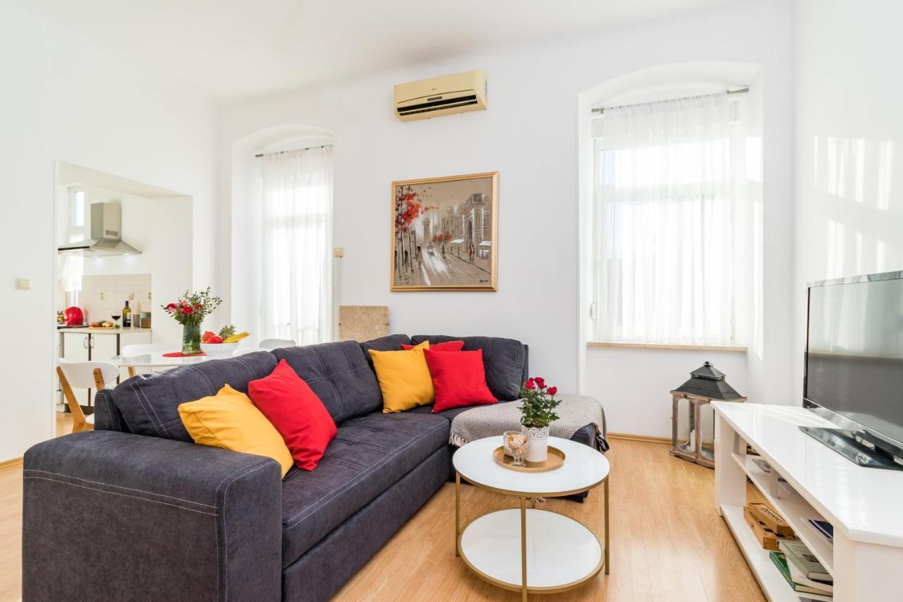 Apartman Lussi Pula Extérieur photo