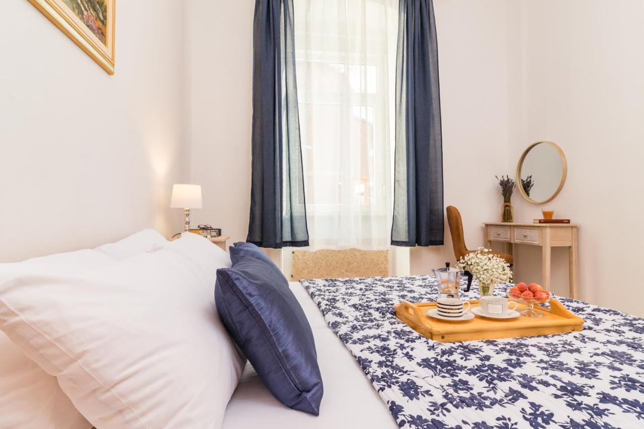 Apartman Lussi Pula Extérieur photo