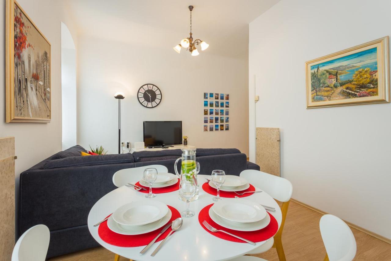 Apartman Lussi Pula Extérieur photo
