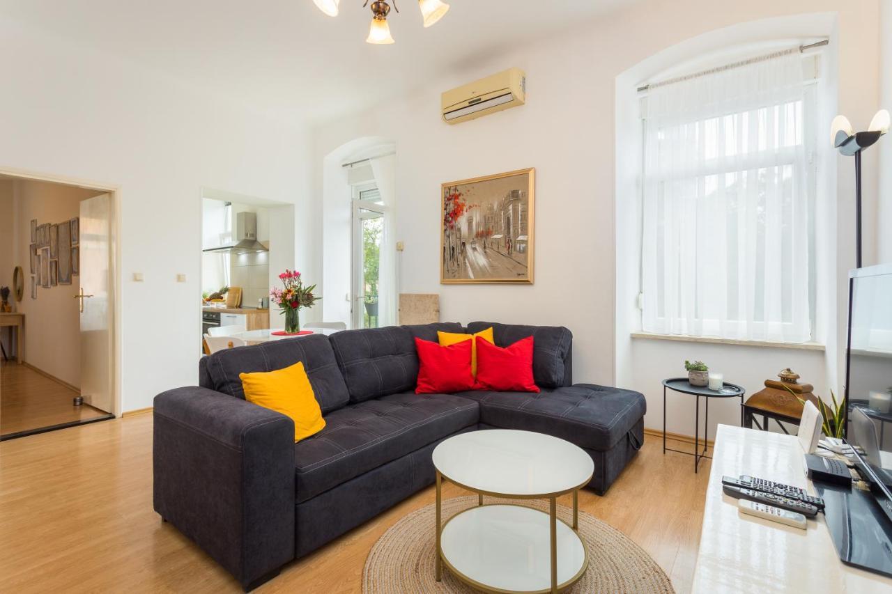 Apartman Lussi Pula Extérieur photo